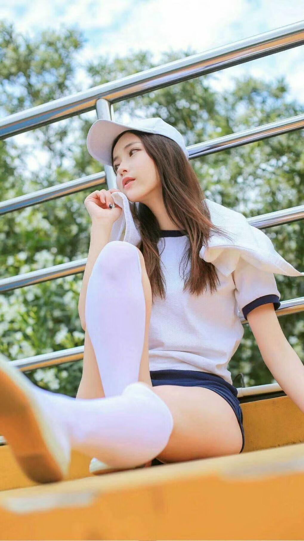 _季后赛门票争夺激烈！十支队伍誓要冲刺_，季后赛系列赛