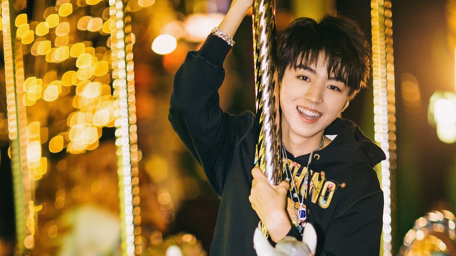 九游网-陈佳搭档发力双人赛夺银，陈佳演出视频