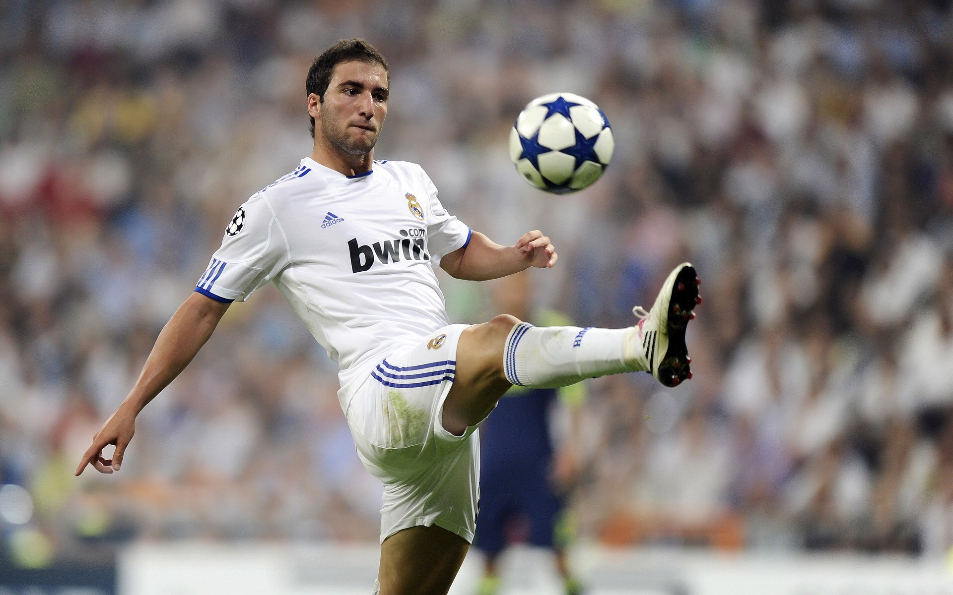 英超球员比赛后心率恢复曲线被用于训练调整，英超球员场均跑动