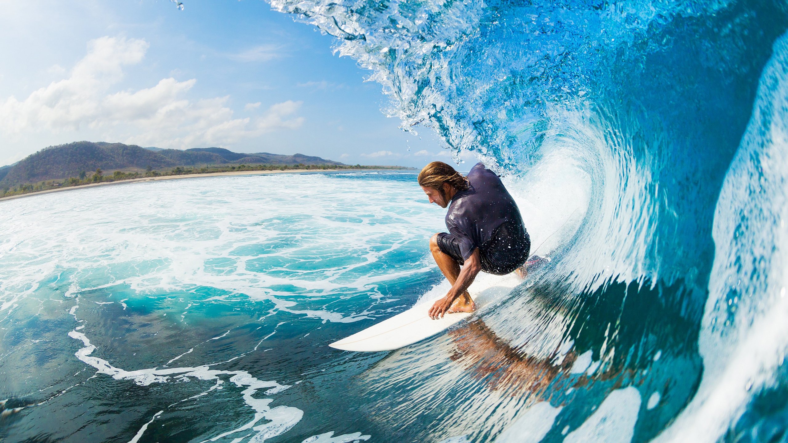 九游网页官网-球队是否通过中场站位压制对手后场出球节奏，足球中场如何防守